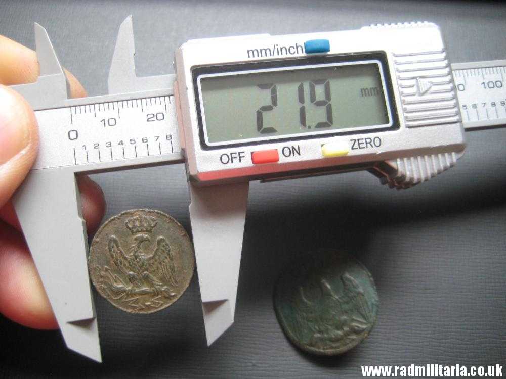 & original SET of 2 Napoleonic Guard BUTTONS with eagle - metal detecting find. FRANCE pre 1815 - Image 16