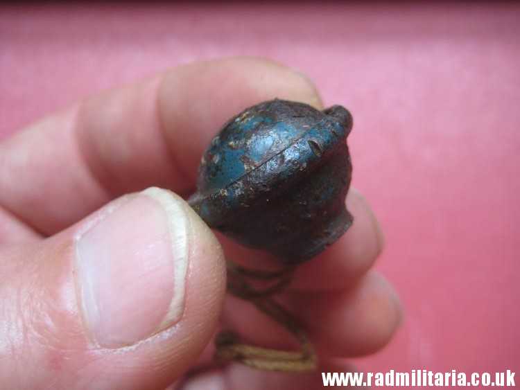 & WW2 German M39 "Egg" handgranade KNOB (Arbeisskappe) with maker mark - gck 43 and with original rope. - Image 21