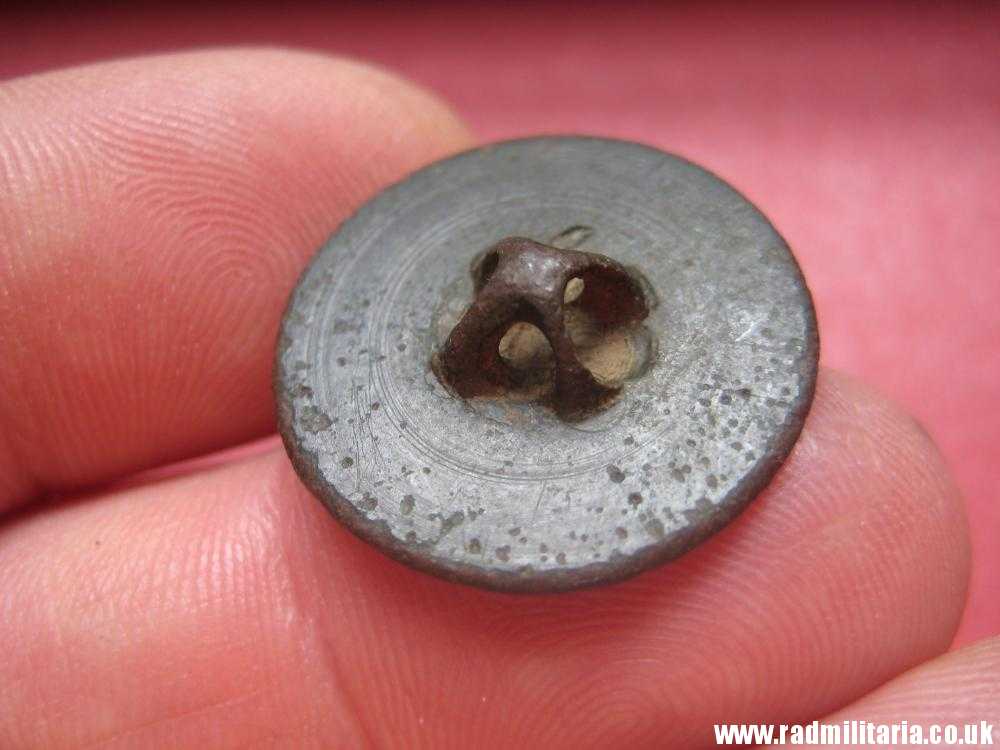 & original large size NAPOLEONIC 61st Infantry Regiment BUTTON with number - metal detecting find. FRANCE - Image 6