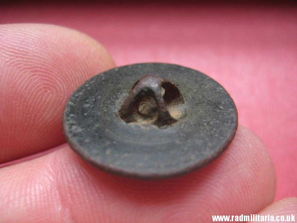 & original large size NAPOLEONIC 61st Infantry Regiment BUTTON with number - metal detecting find. FRANCE - Image 7