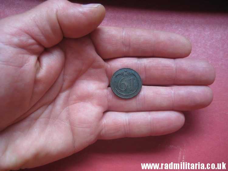 & original large size NAPOLEONIC 61st Infantry Regiment BUTTON with number - metal detecting find. FRANCE - Image 9