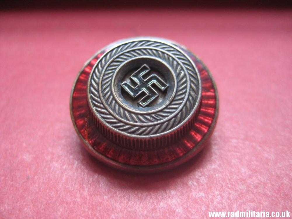 & WW2 genuine German NSDAP political leaders CAP COCKADE with swastika - marked: RZM M1/52 (Deschler & Sohn Munchen). - Image 2