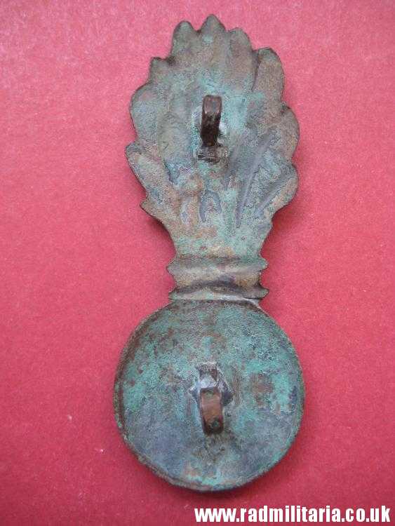 & original FLAMING GRENADE cap? METAL BADGE, Napoleonic Wars. - Image 7