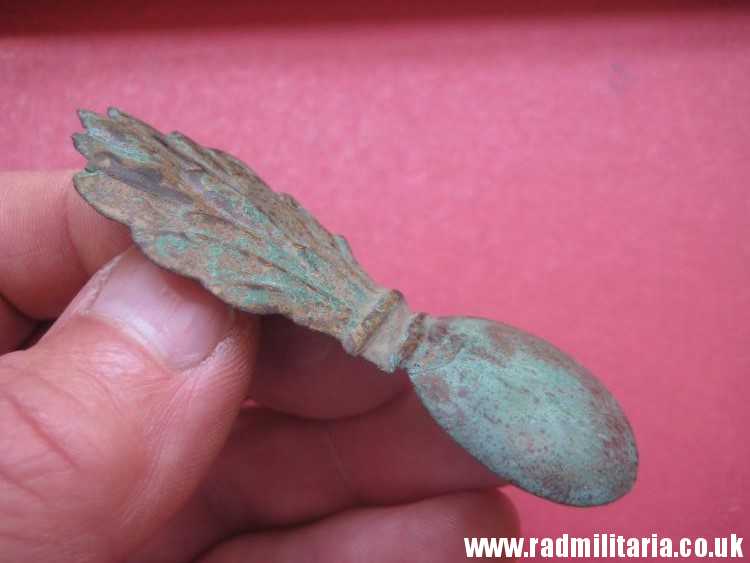 & original FLAMING GRENADE cap? METAL BADGE, Napoleonic Wars. - Image 10