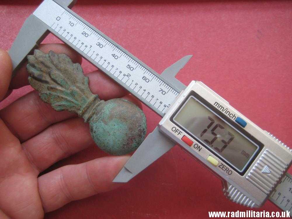 & original FLAMING GRENADE cap? METAL BADGE, Napoleonic Wars. - Image 22