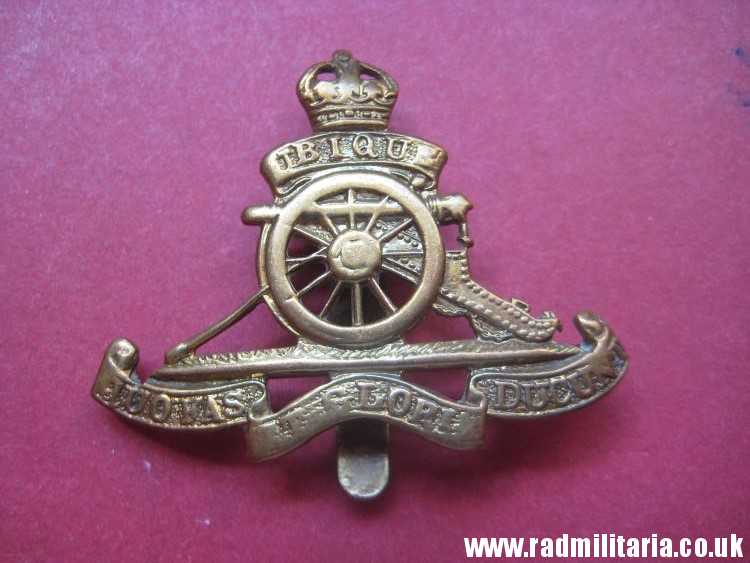 & WW2 original British small CAP BADGE - ARTILLERY maker: DOWLER BIRMINGHAM.
