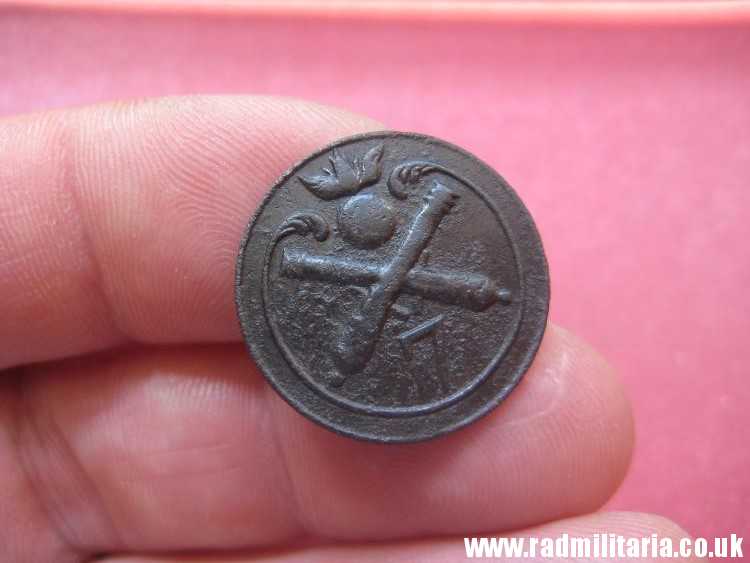 & original NAPOLEONIC 7th Artillery Regiment BUTTON with number and crossd Cannons - metal detecting find. FRANCE pre 1815 - Image 15