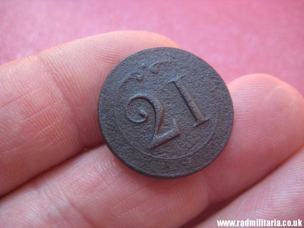 & original large size NAPOLEONIC 21st Infantry Regiment BUTTON with number - metal detecting find. FRANCE pre 1815 - Image 2
