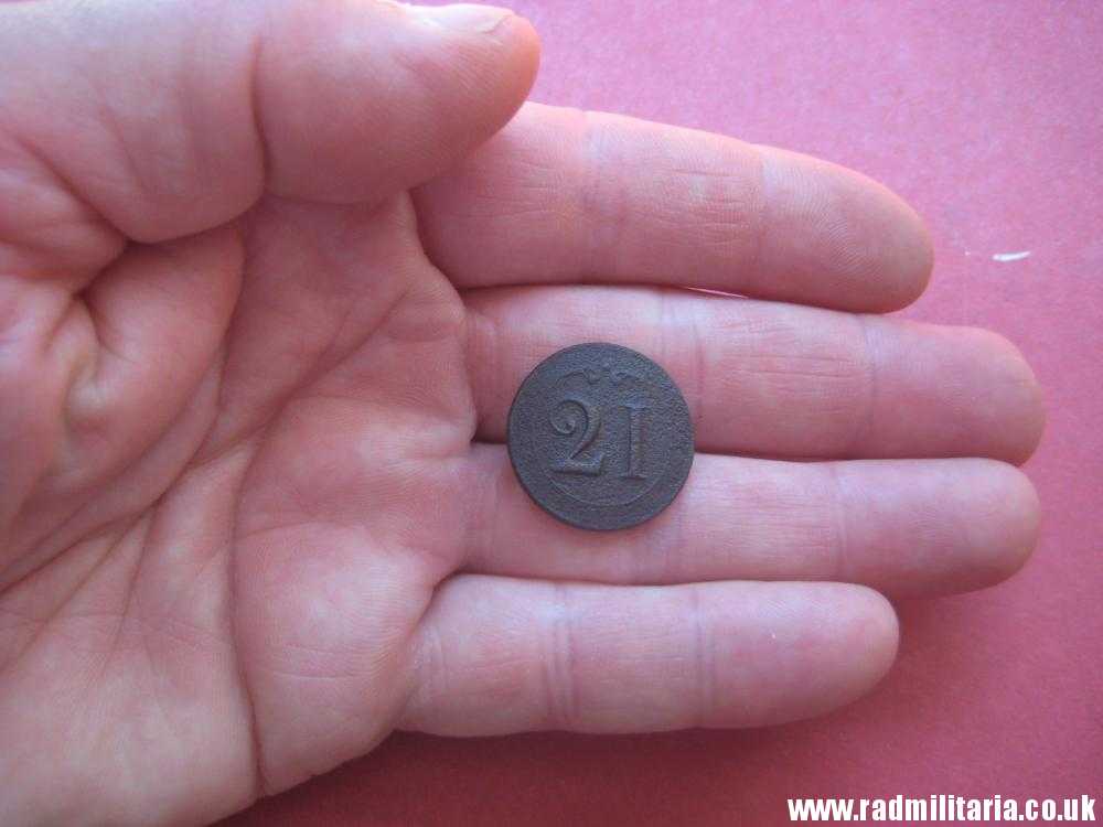 & original large size NAPOLEONIC 21st Infantry Regiment BUTTON with number - metal detecting find. FRANCE pre 1815 - Image 5
