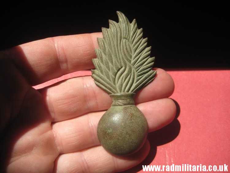 & original FLAMING GRENADE ammunition pouch METAL BADGE, Napoleonic Wars. - Image 3