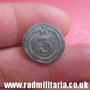 & original small size NAPOLEONIC 3rd Infantry Regiment BUTTON with number - metal detecting find. FRANCE pre 1815