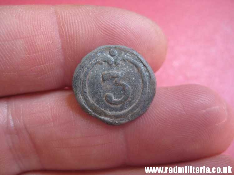 & original small size NAPOLEONIC 3rd Infantry Regiment BUTTON with number - metal detecting find. FRANCE pre 1815