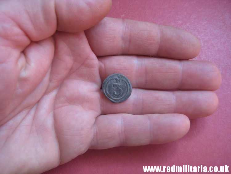 & original small size NAPOLEONIC 3rd Infantry Regiment BUTTON with number - metal detecting find. FRANCE pre 1815 - Image 7