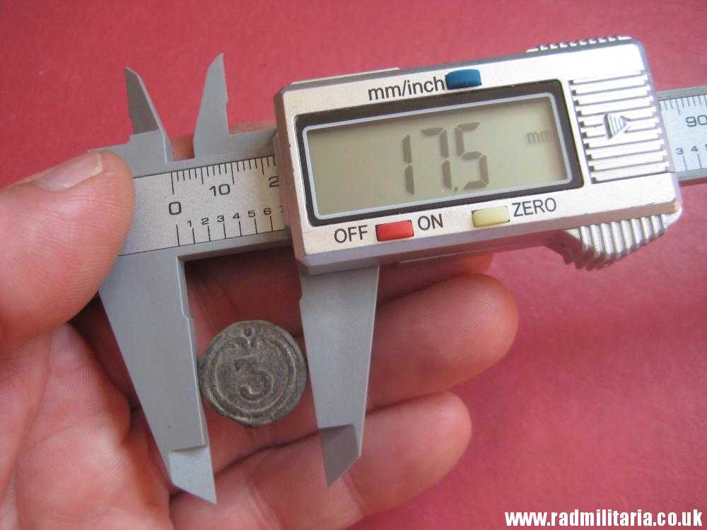 & original small size NAPOLEONIC 3rd Infantry Regiment BUTTON with number - metal detecting find. FRANCE pre 1815 - Image 8