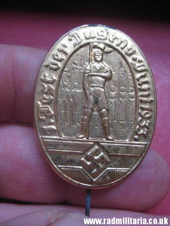 & pre WW2 German early HJ HitlerJugend gilded TINNIE BADGE - 1. Fest Der Jugend Juni 1933. - Image 3