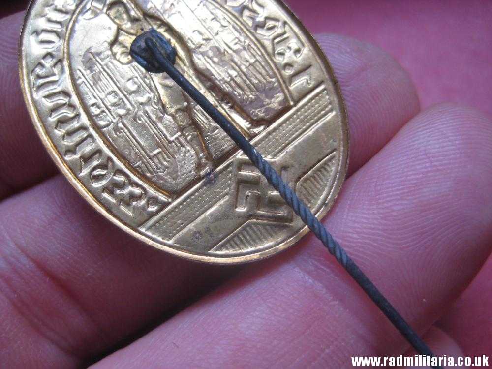 & pre WW2 German early HJ HitlerJugend gilded TINNIE BADGE - 1. Fest Der Jugend Juni 1933. - Image 8