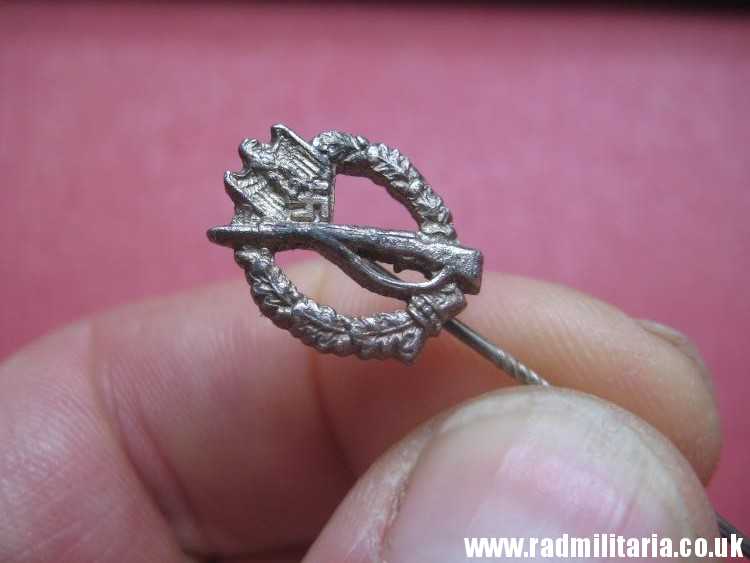 & original WW2 German INFANTRY ASSAULT BADGE - Miniature metal pin BADGE: Infanterie-Sturmabzeichen. - Image 7