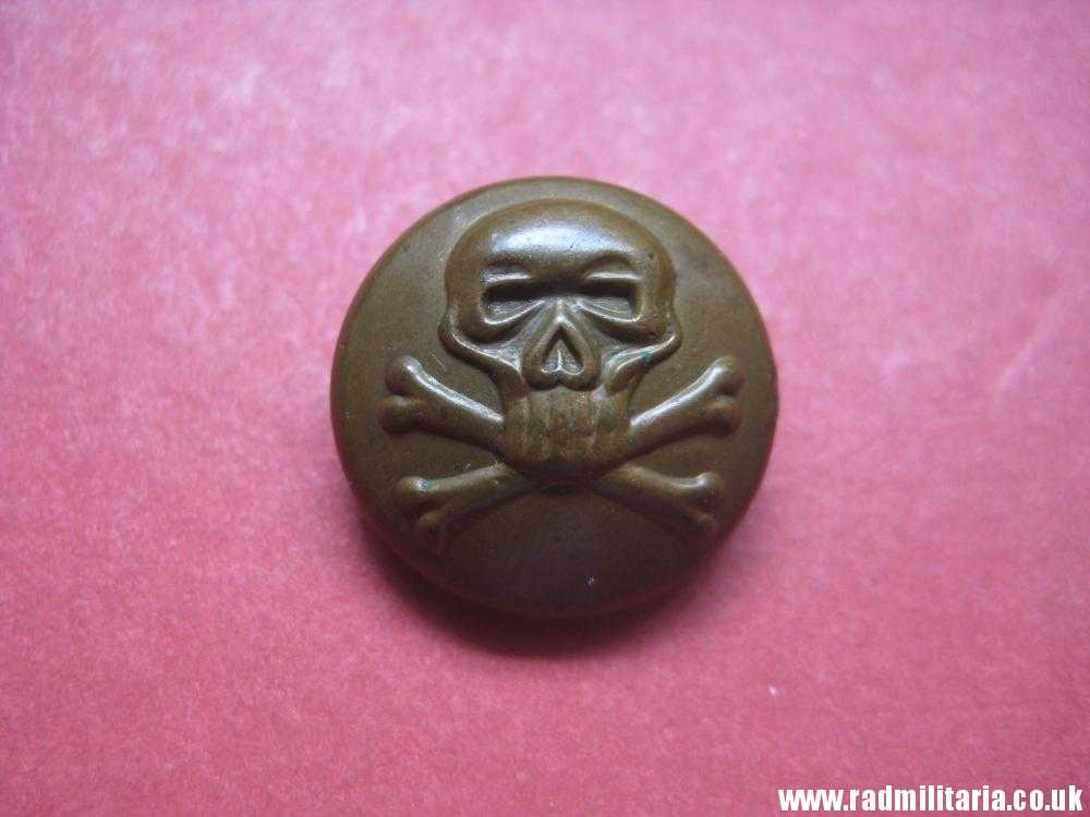 Victorian British MILITARY SKULL BUTTON - 17th Lancers Regiment, maker: FIRMIN & SONS LD, London. - Image 2