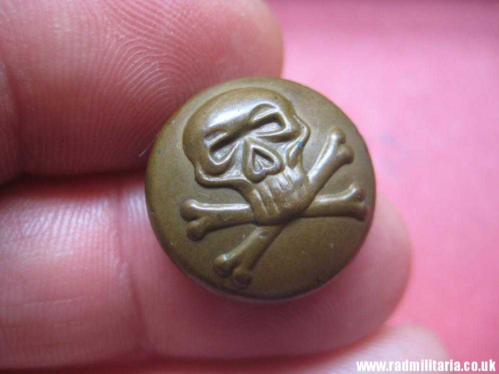 Victorian British MILITARY SKULL BUTTON - 17th Lancers Regiment, maker: FIRMIN & SONS LD, London. - Image 6