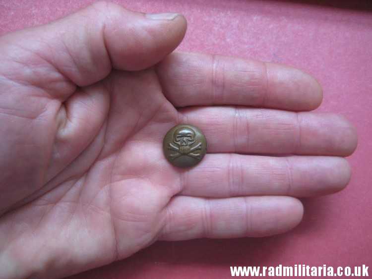 Victorian British MILITARY SKULL BUTTON - 17th Lancers Regiment, maker: FIRMIN & SONS LD, London. - Image 10