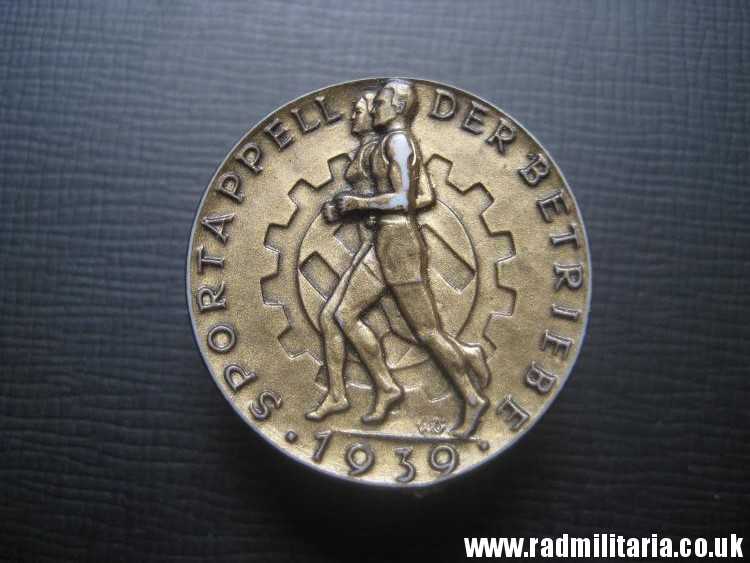 & original German HJ PLASTIC BADGE with date - 1939, maker: RZM M9/25 - Image 12