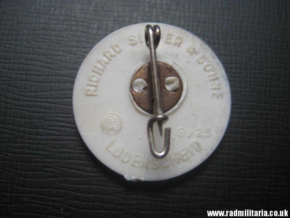 & original German HJ PLASTIC BADGE with date - 1939, maker: RZM M9/25 - Image 14