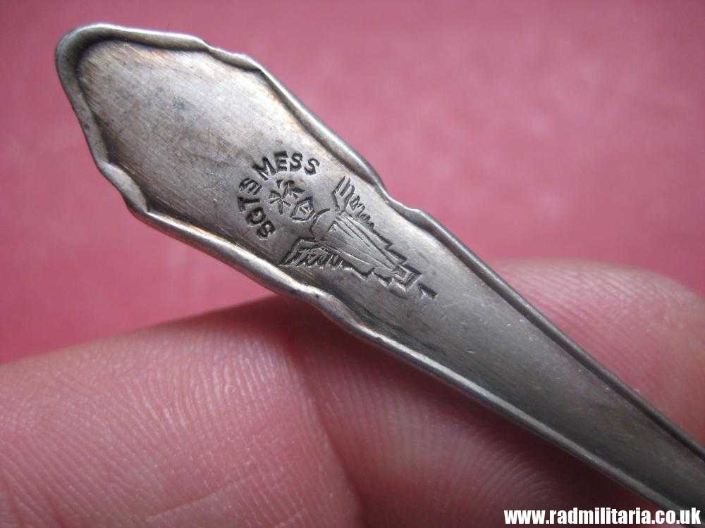& British PARACHUTE REGIMENT cutlery - small SPOON. SGTs MESS with Parachute badge RARE !! - Image 3