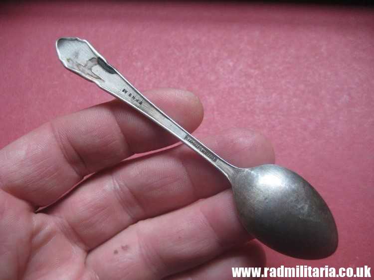 & British PARACHUTE REGIMENT cutlery - small SPOON. SGTs MESS with Parachute badge RARE !! - Image 4