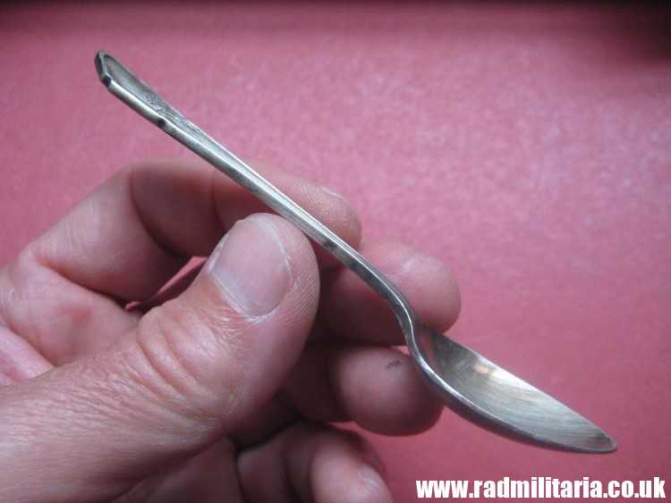 & British PARACHUTE REGIMENT cutlery - small SPOON. SGTs MESS with Parachute badge RARE !! - Image 7