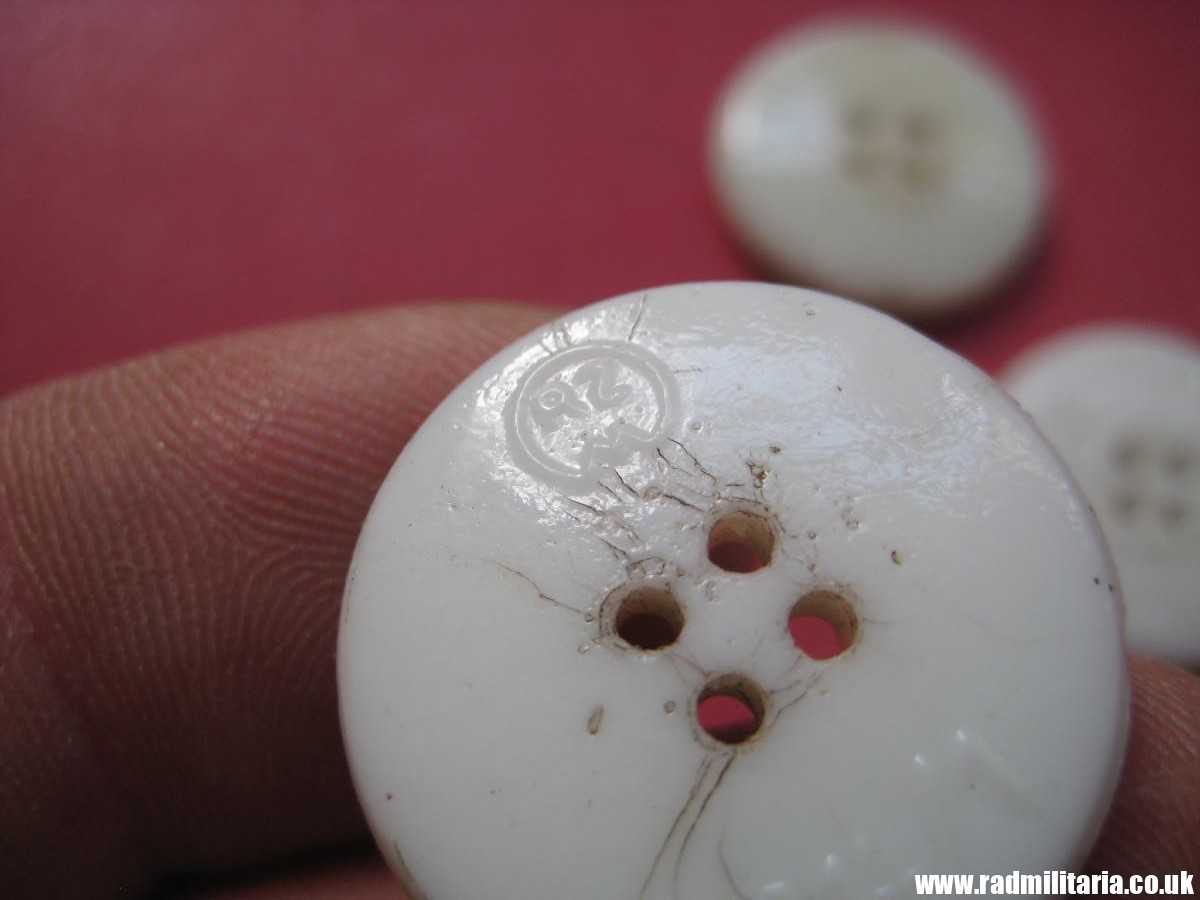 & SET of 3 WW2 German GLASS BUTTONS: BDM JM - RZM A14/1 - Image 6