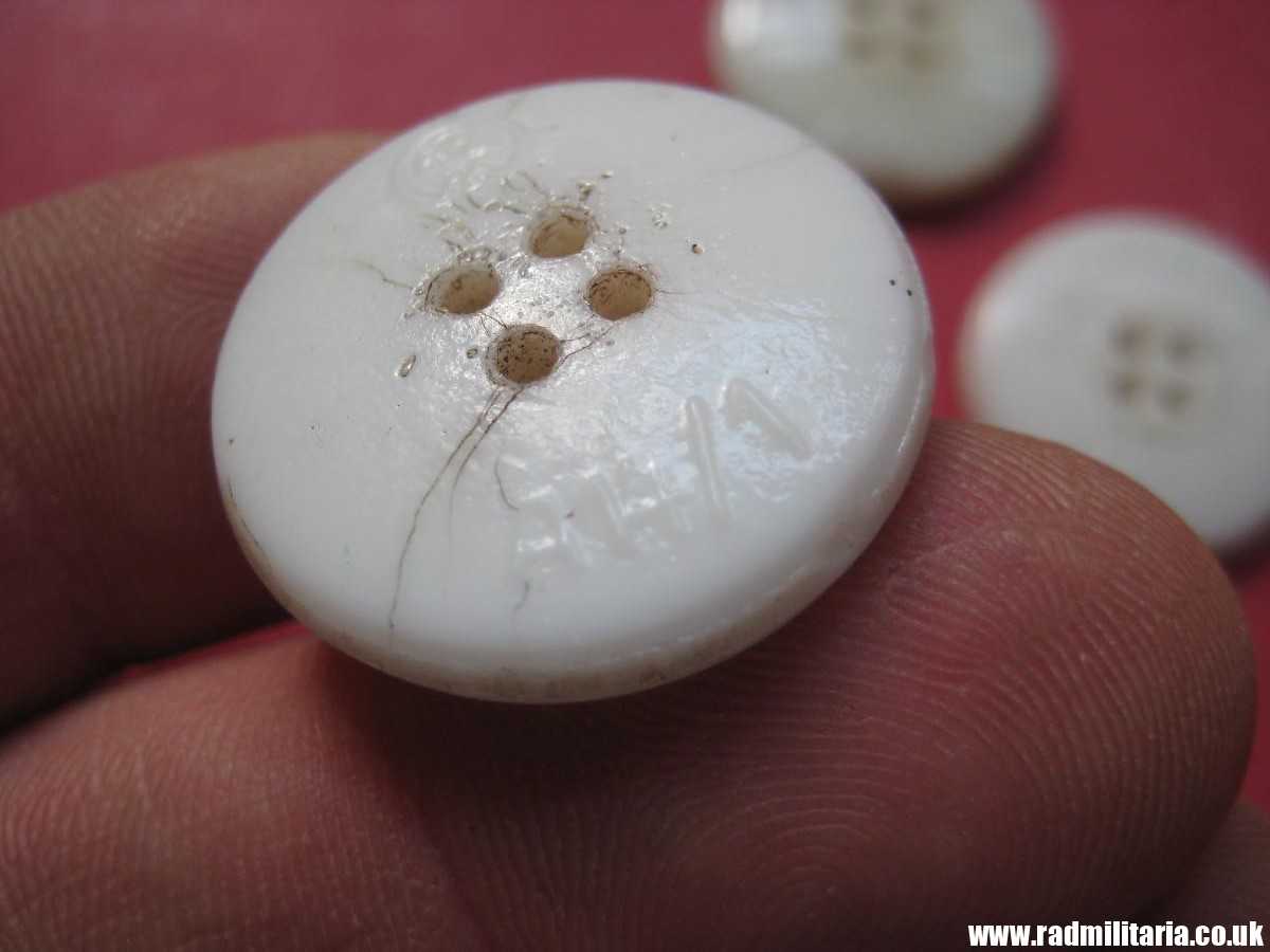 & SET of 3 WW2 German GLASS BUTTONS: BDM JM - RZM A14/1 - Image 7