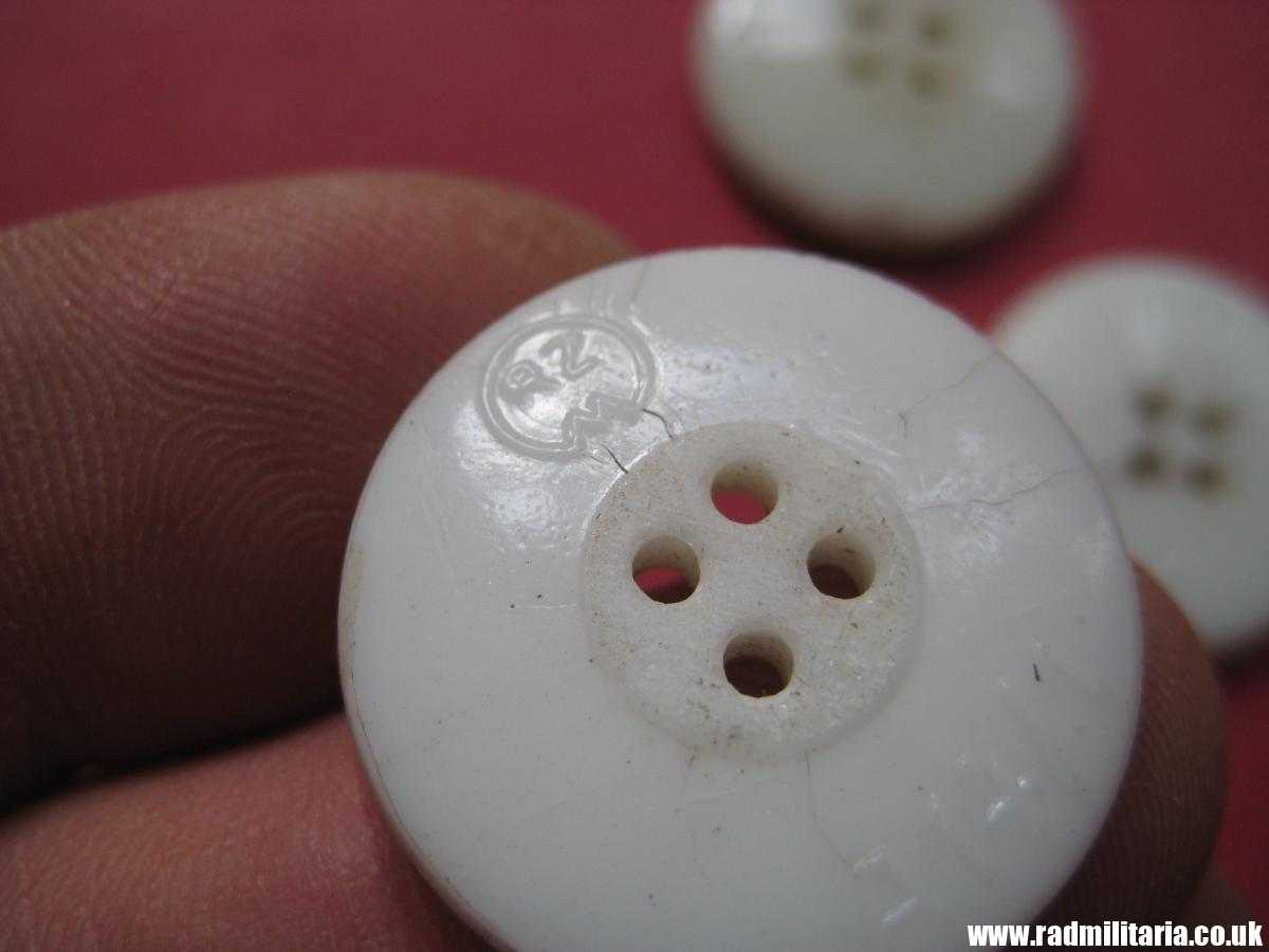 & SET of 3 WW2 German GLASS BUTTONS: BDM JM - RZM A14/1 - Image 8