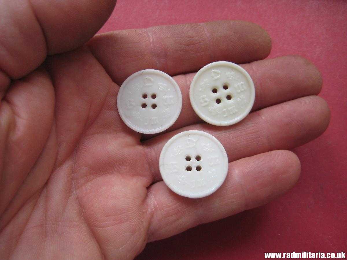 & SET of 3 WW2 German GLASS BUTTONS: BDM JM - RZM A14/1 - Image 10