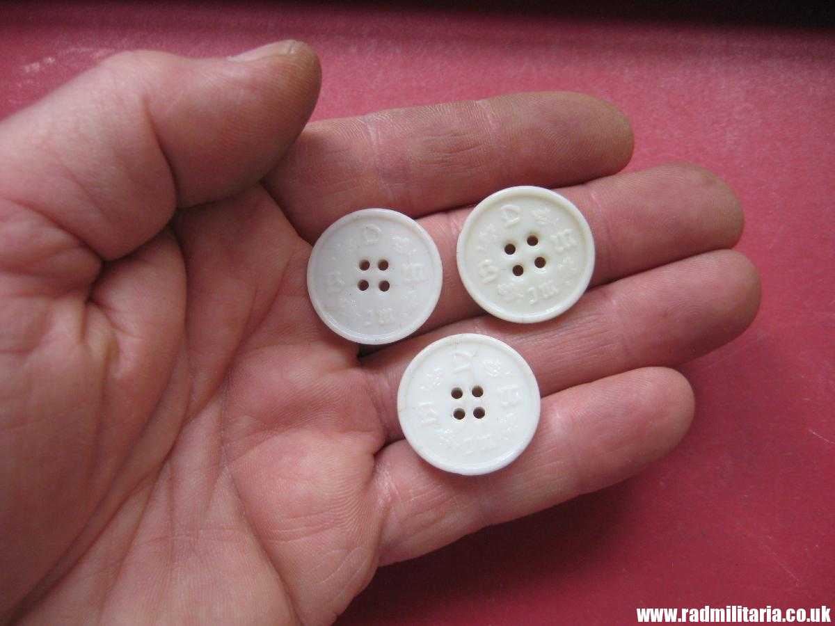 & SET of 3 WW2 German GLASS BUTTONS: BDM JM - RZM A14/1 - Image 11