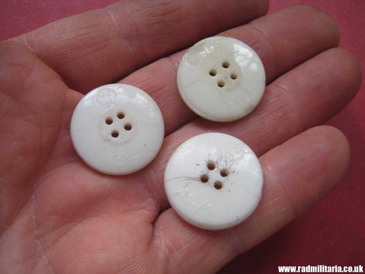 & SET of 3 WW2 German GLASS BUTTONS: BDM JM - RZM A14/1 - Image 12