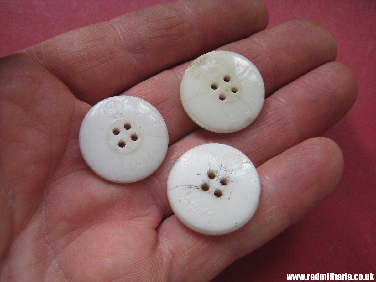 & SET of 3 WW2 German GLASS BUTTONS: BDM JM - RZM A14/1 - Image 13