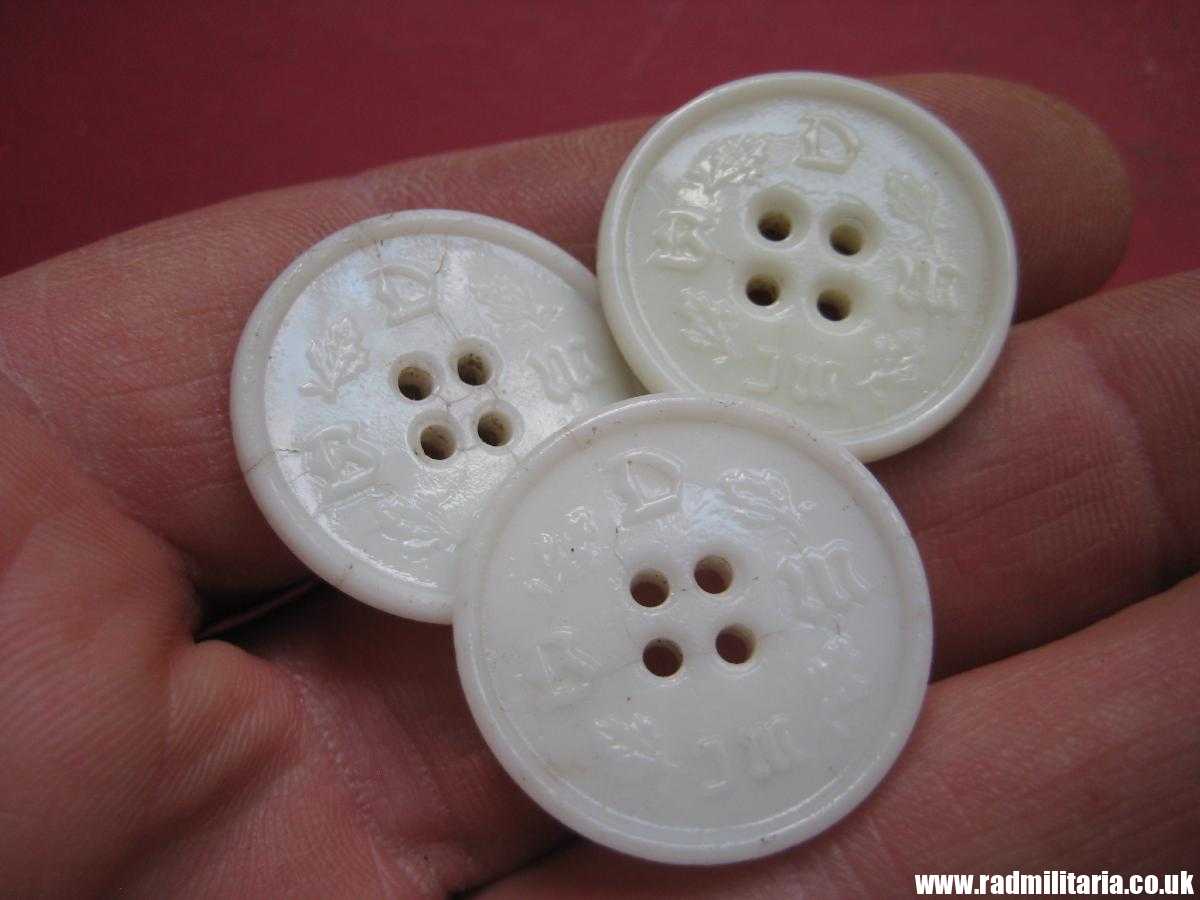 & SET of 3 WW2 German GLASS BUTTONS: BDM JM - RZM A14/1 - Image 15