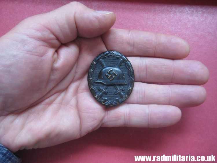 & WW2 original German WOUND BADGE in BLACK in good used condition. - Image 11