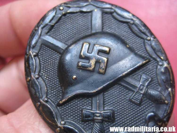 & WW2 original German WOUND BADGE in BLACK in good used condition. - Image 6
