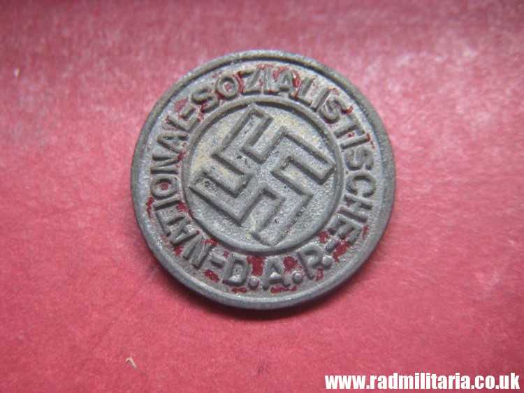 & WW2 German NSDAP late war membership BADGE marked: RZM M1/17 zinc. - Image 10