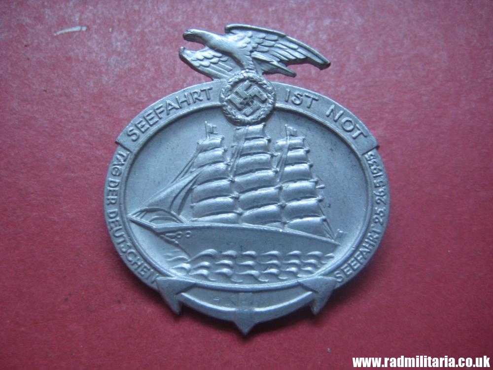 & WW2 1935 German SEEFAHRT IST NOT - MARINE - SEA DAY Genuine tinnie badge, maker: PRAGEANSTALT HAHL Pforzheim. - Image 2