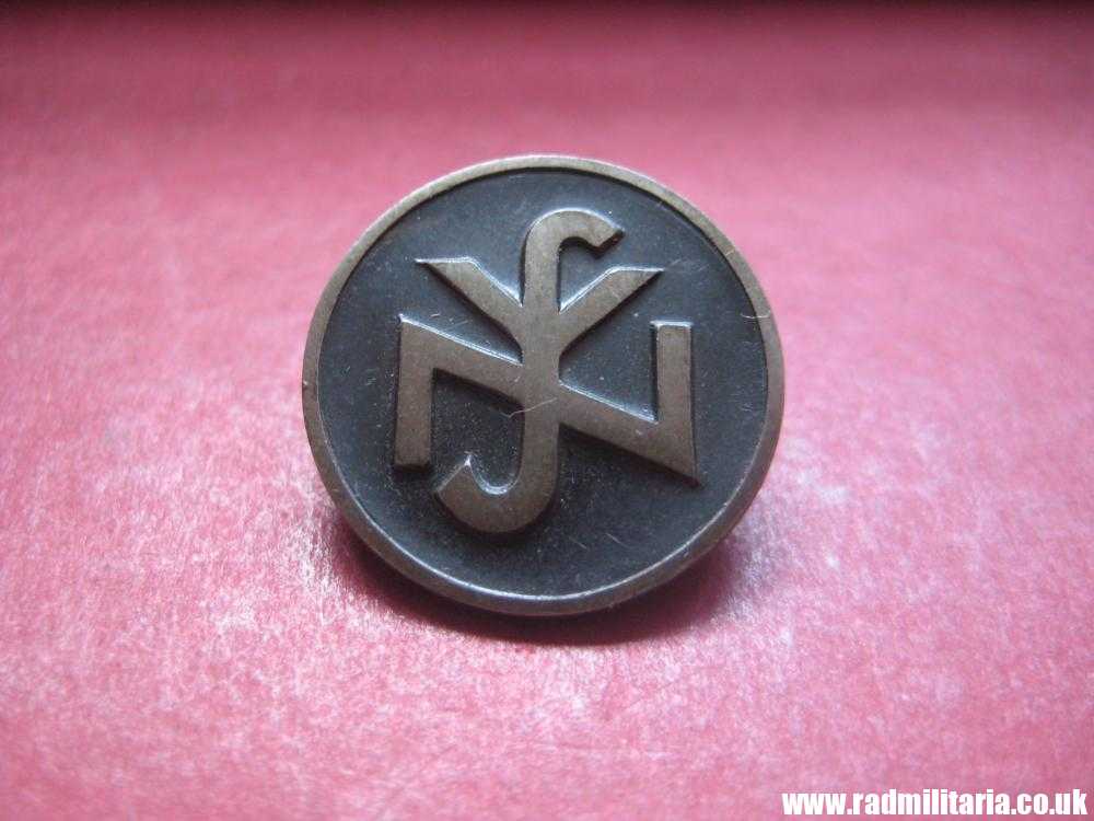 & original WW2 German NSV BADGE - marked: RZM M1/8 GES. GESCH. - Image 2