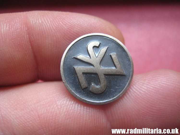 & original WW2 German NSV BADGE - marked: RZM M1/8 GES. GESCH.