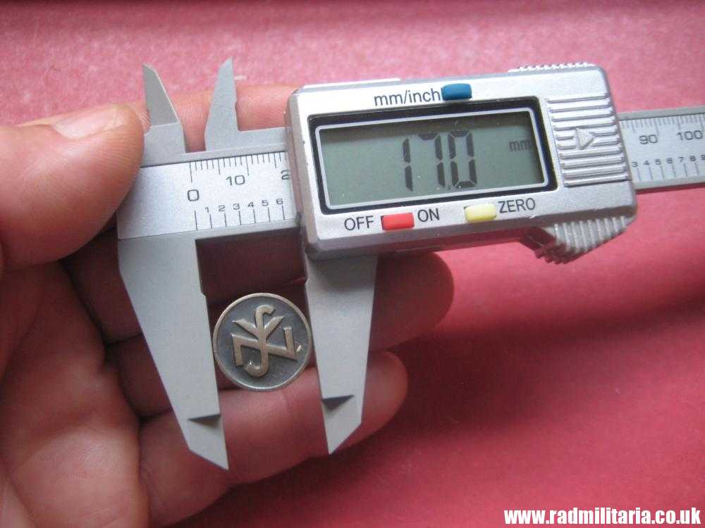 & original WW2 German NSV BADGE - marked: RZM M1/8 GES. GESCH. - Image 9