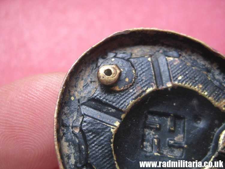 & WW2 original German WOUND BADGE in BLACK - made of brass, metal detecting find. - Image 5