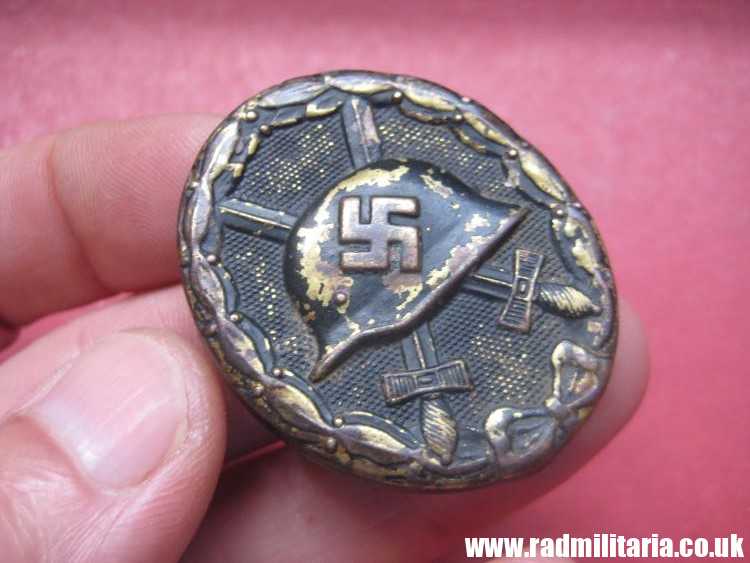 & WW2 original German WOUND BADGE in BLACK - made of brass, metal detecting find. - Image 8