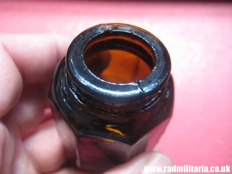 & unknown old brown color GLASS BOTTLE with SKULL - metal detecting find. - Image 10