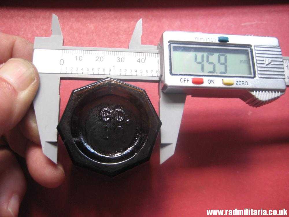 & unknown old brown color GLASS BOTTLE with SKULL - metal detecting find. - Image 19