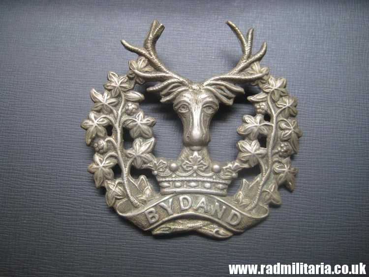& WW1 British Scottish badge: British Military Cap Badge GORDON HIGHLANDERS - genuine.