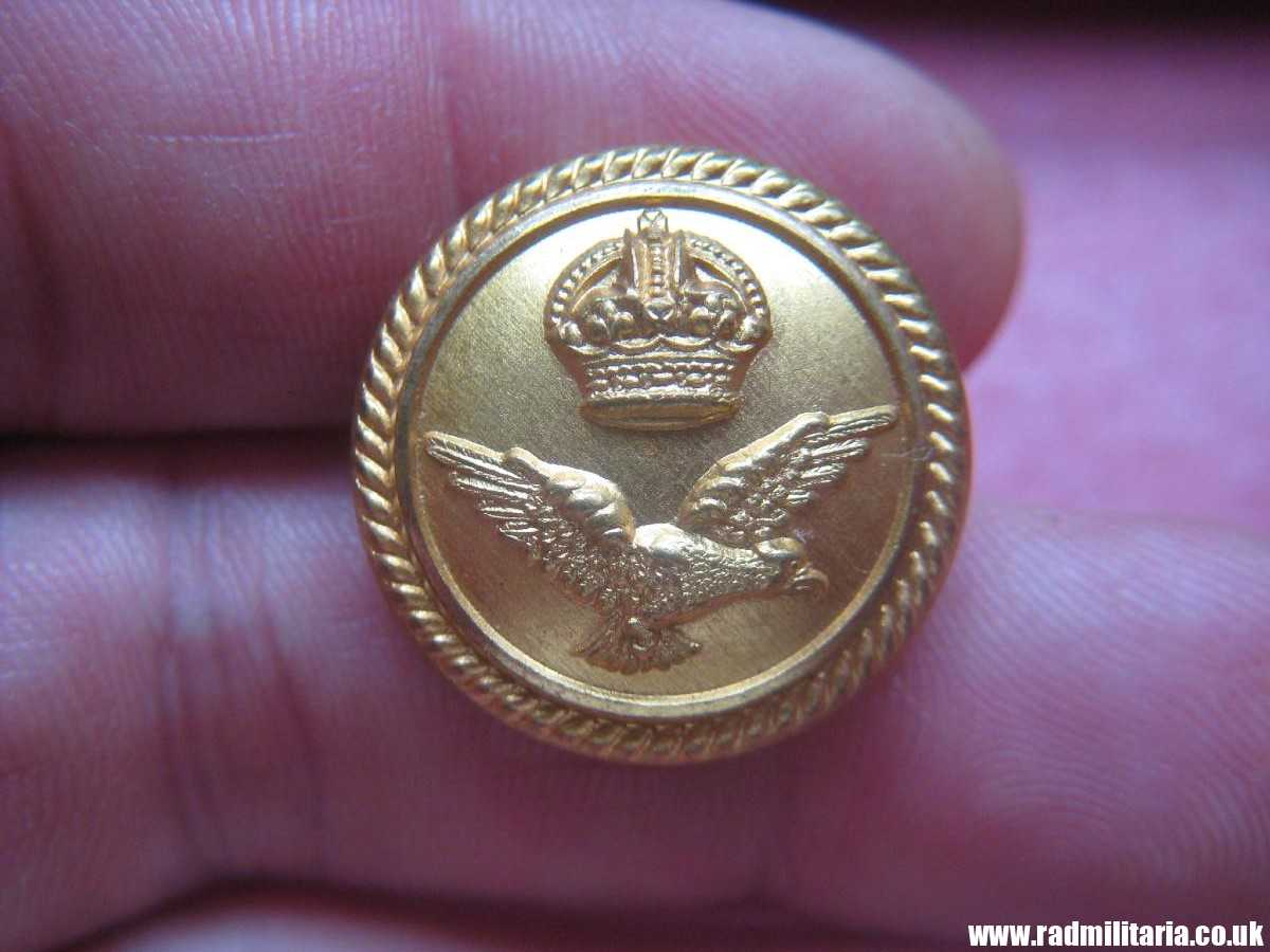 & WW1 RAF - RNAS Royal Naval Air Service tunic BUTTON in mint condition, maker: Buttons Limited Birmingham.